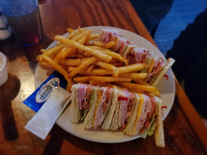 Keith's Oaks Bar & Grill food